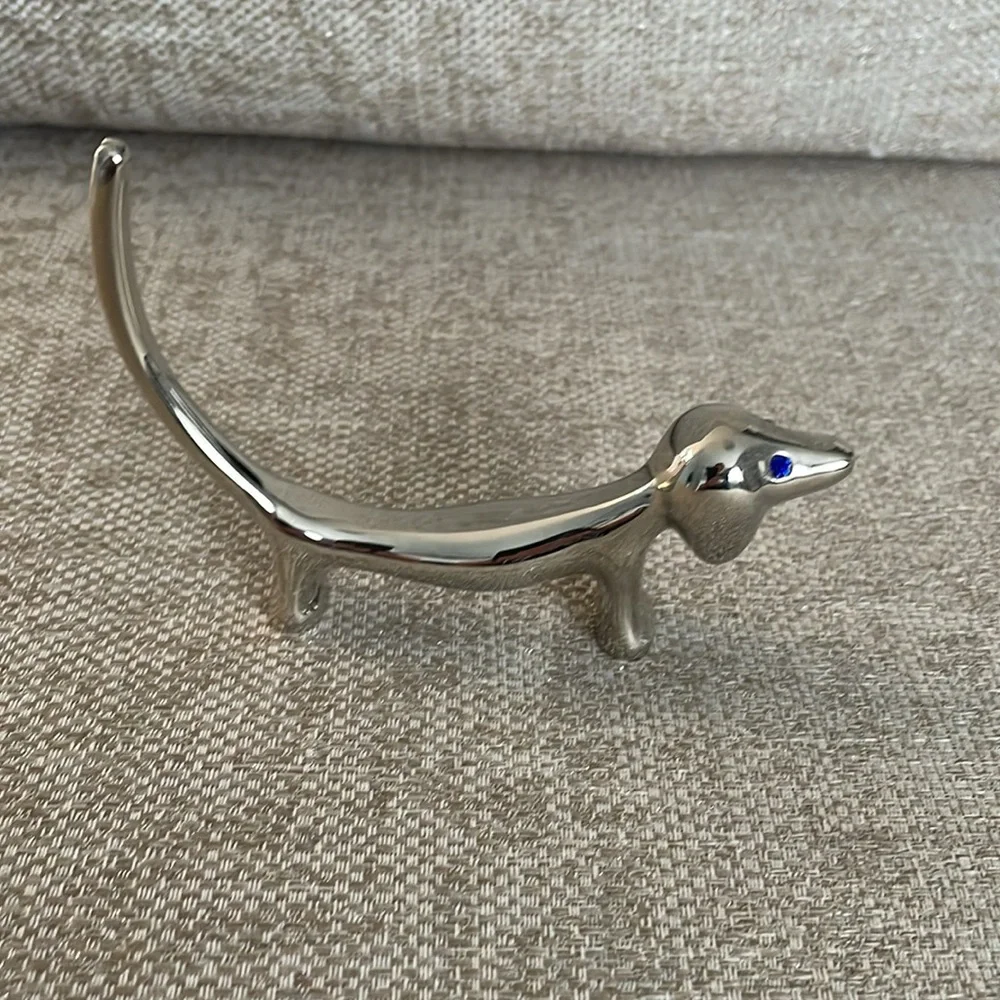 N/A silver dog